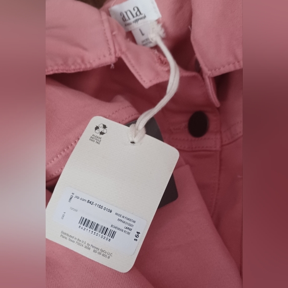 a.n.a bohemian rose pink cropped destressed denim jacket w/ pockets NWT - Picture 5 of 5